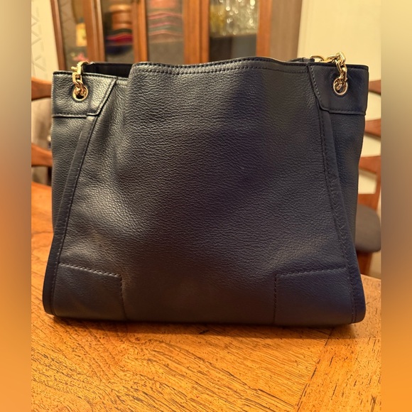 Tory Burch Britten mini tote bag in navy blue pebbled leather READ - Picture 2 of 8